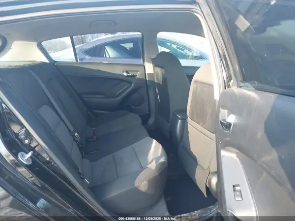KNAFK5A86G5597025 2016 KIA FORTE - Image 8