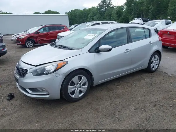 KNAFK5A86G5605382 2016 KIA FORTE - Image 2