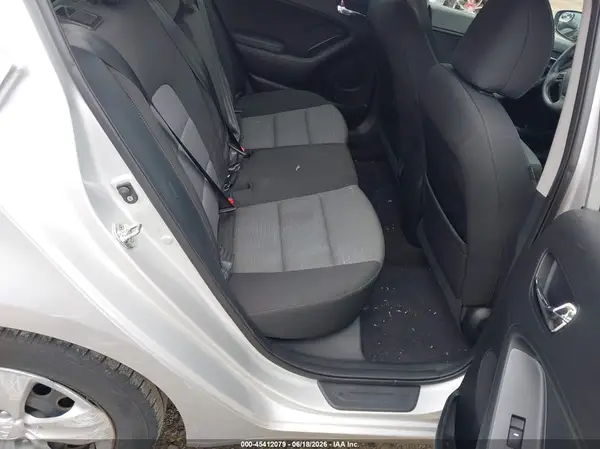 KNAFK5A86G5605382 2016 KIA FORTE - Image 8