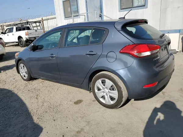 KNAFK5A86G5631299 2016 KIA FORTE - Image 2