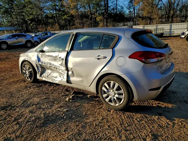 KNAFK5A86G5637314 2016 KIA FORTE - Image 2