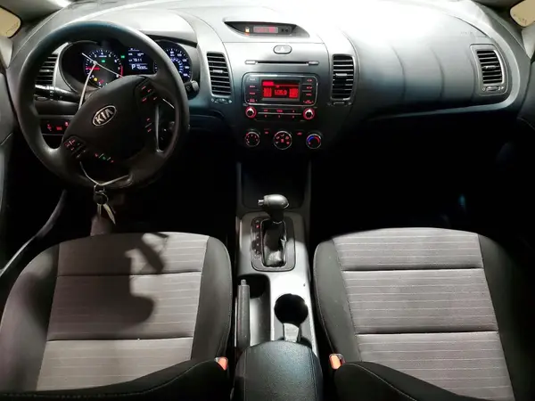 KNAFK5A86G5644425 2016 KIA FORTE - Image 8