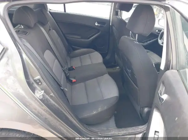 KNAFK5A86G5648863 2016 KIA FORTE - Image 8