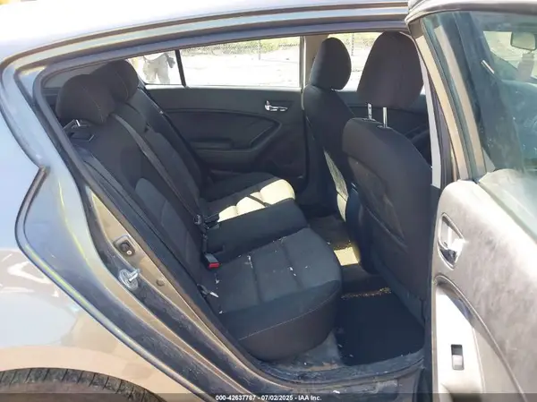 KNAFK5A86G5652931 2016 KIA FORTE - Image 8