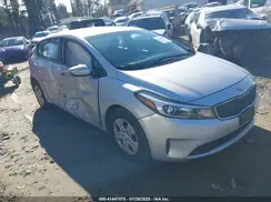 KNAFK5A86H5667298 2017 KIA FORTE