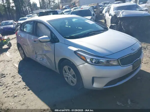 KNAFK5A86H5667298 2017 KIA FORTE - Image 1
