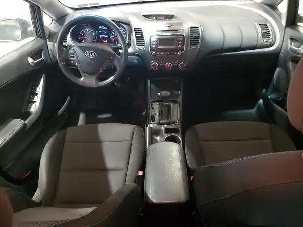 KNAFK5A86H5672100 2017 KIA FORTE - Image 8