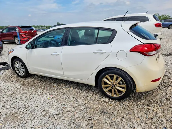 KNAFK5A86H5674624 2017 KIA FORTE - Image 2