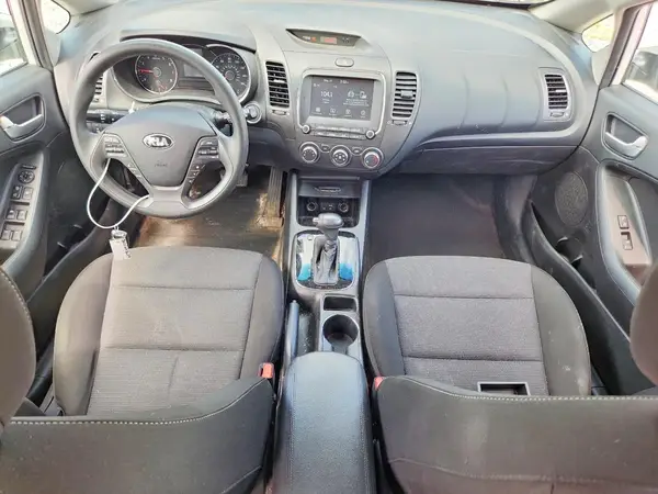 KNAFK5A86H5674624 2017 KIA FORTE - Image 8