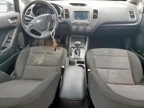 KNAFK5A86H5674901 2017 KIA FORTE - Image 8