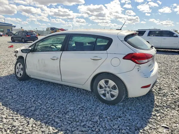 KNAFK5A86H5685333 2017 KIA FORTE - Image 2