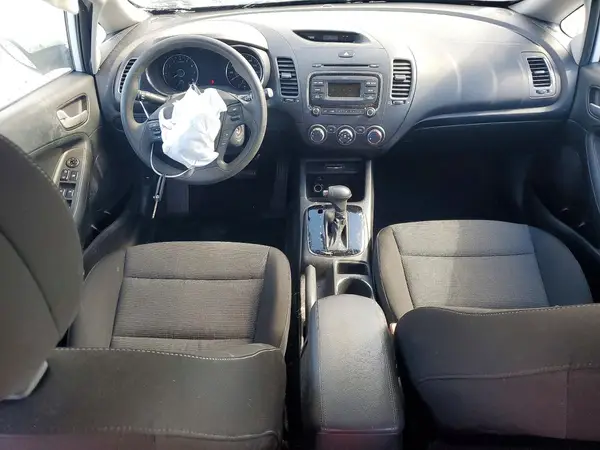 KNAFK5A86H5685333 2017 KIA FORTE - Image 8