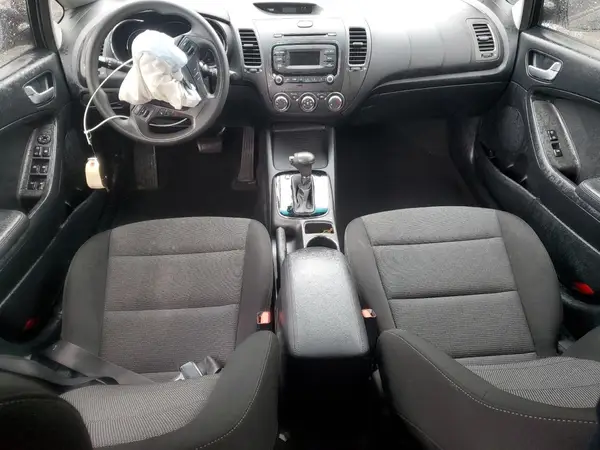 KNAFK5A86H5696445 2017 KIA FORTE - Image 8