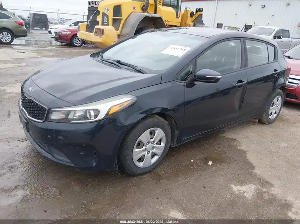 KNAFK5A86H5698048 2017 KIA FORTE - Image 2