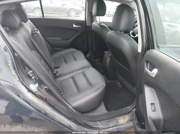 KNAFK5A86H5698048 2017 KIA FORTE - Image 8