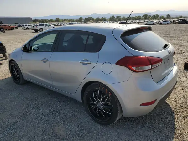 KNAFK5A86H5706701 2017 KIA FORTE - Image 2