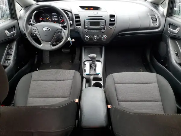 KNAFK5A86H5714023 2017 KIA FORTE - Image 8