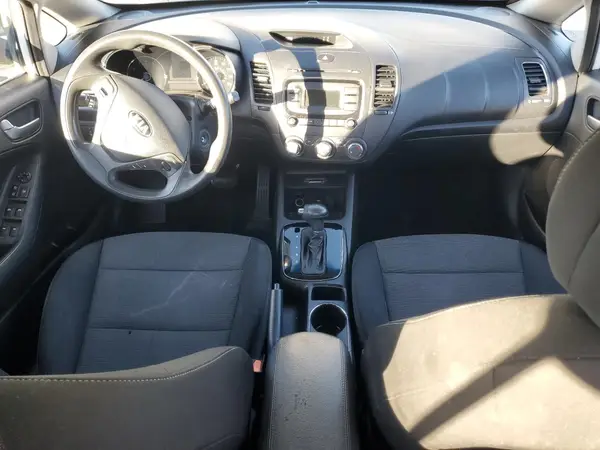 KNAFK5A86H5721344 2017 KIA FORTE - Image 8