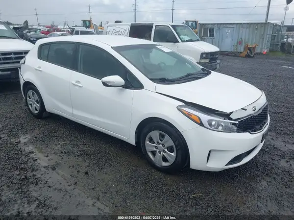 KNAFK5A86J5773353 2018 KIA FORTE - Image 1