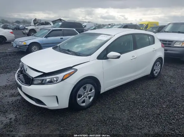 KNAFK5A86J5773353 2018 KIA FORTE - Image 2