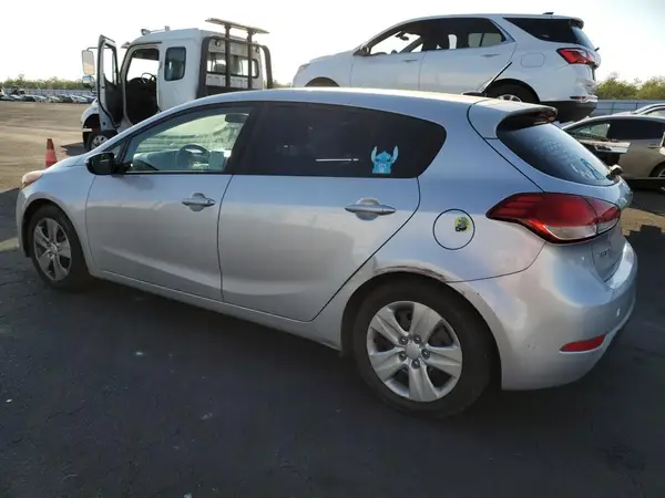 KNAFK5A87G5535973 2016 KIA FORTE - Image 2