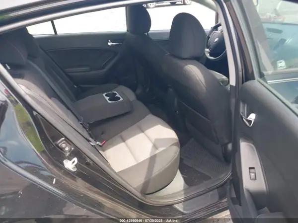 KNAFK5A87G5574840 2016 KIA FORTE - Image 8
