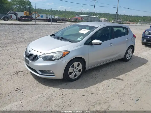 KNAFK5A87G5577818 2016 KIA FORTE - Image 2