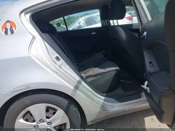 KNAFK5A87G5577818 2016 KIA FORTE - Image 8