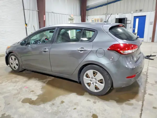 KNAFK5A87G5585451 2016 KIA FORTE - Image 2