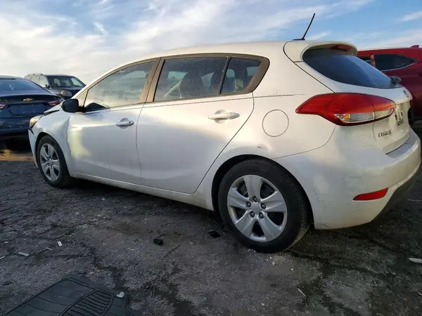 KNAFK5A87G5588785 2016 KIA FORTE - Image 2