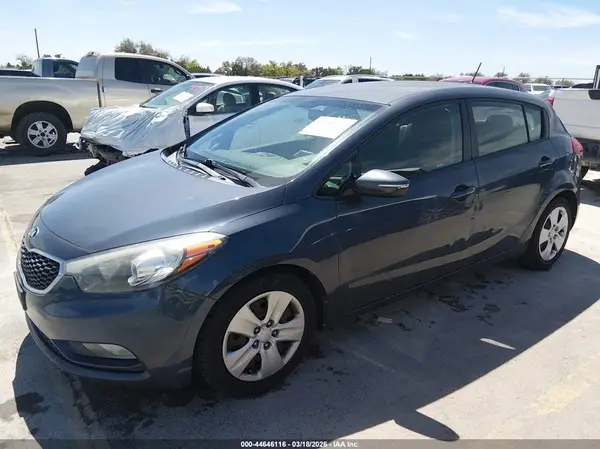 KNAFK5A87G5603981 2016 KIA FORTE - Image 2