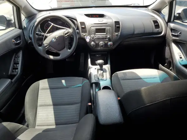 KNAFK5A87G5604709 2016 KIA FORTE - Image 8