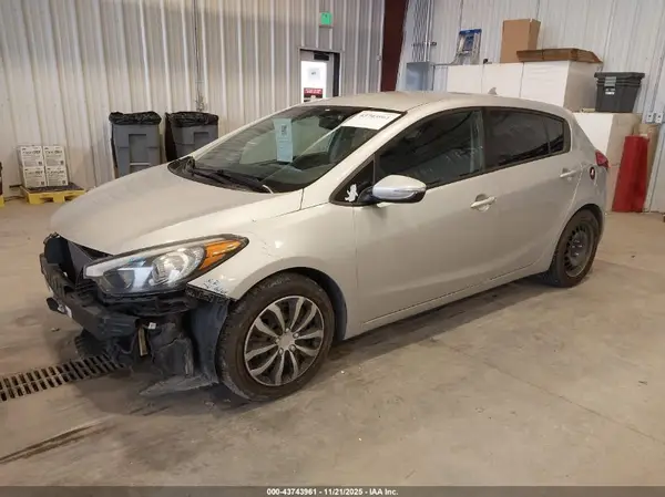 KNAFK5A87G5605360 2016 KIA FORTE - Image 2