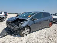 KNAFK5A87G5617685 2016 KIA FORTE