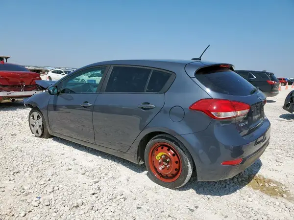KNAFK5A87G5617685 2016 KIA FORTE - Image 2