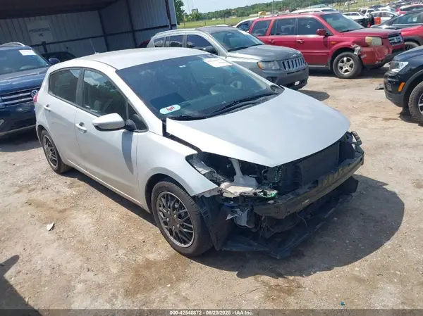 KNAFK5A87G5621512 2016 KIA FORTE - Image 1