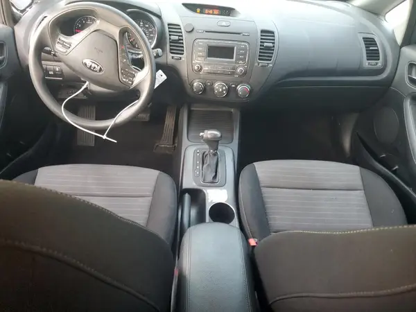 KNAFK5A87G5621798 2016 KIA FORTE - Image 8