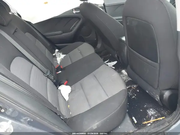 KNAFK5A87G5622479 2016 KIA FORTE - Image 8