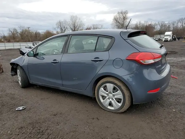 KNAFK5A87G5636124 2016 KIA FORTE - Image 2