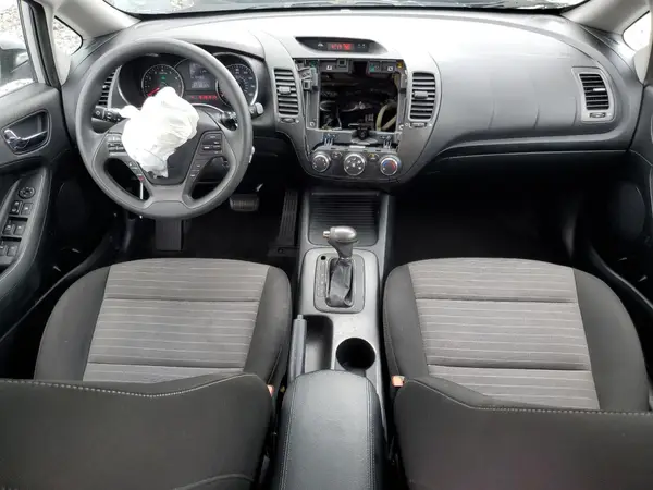KNAFK5A87G5637239 2016 KIA FORTE - Image 8