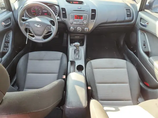 KNAFK5A87G5640495 2016 KIA FORTE - Image 8