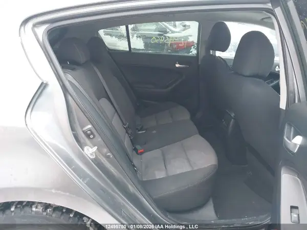 KNAFK5A87G5641582 2016 KIA FORTE - Image 8