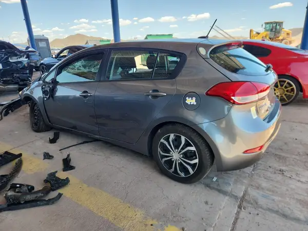 KNAFK5A87G5659046 2016 KIA FORTE - Image 2