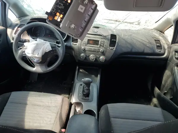 KNAFK5A87G5659046 2016 KIA FORTE - Image 8