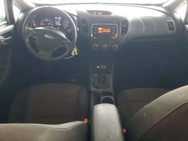 KNAFK5A87H5670940 2017 KIA FORTE - Image 8