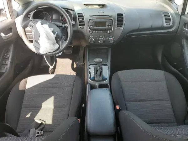KNAFK5A87H5674339 2017 KIA FORTE - Image 8
