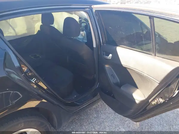 KNAFK5A87H5678150 2017 KIA FORTE - Image 8