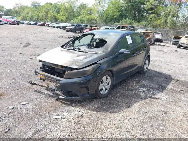 KNAFK5A87H5678908 2017 KIA FORTE - Image 2