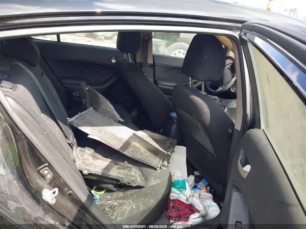 KNAFK5A87H5678908 2017 KIA FORTE - Image 8