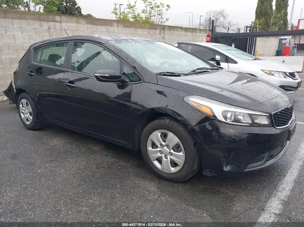 KNAFK5A87H5680402 2017 KIA FORTE - Image 1
